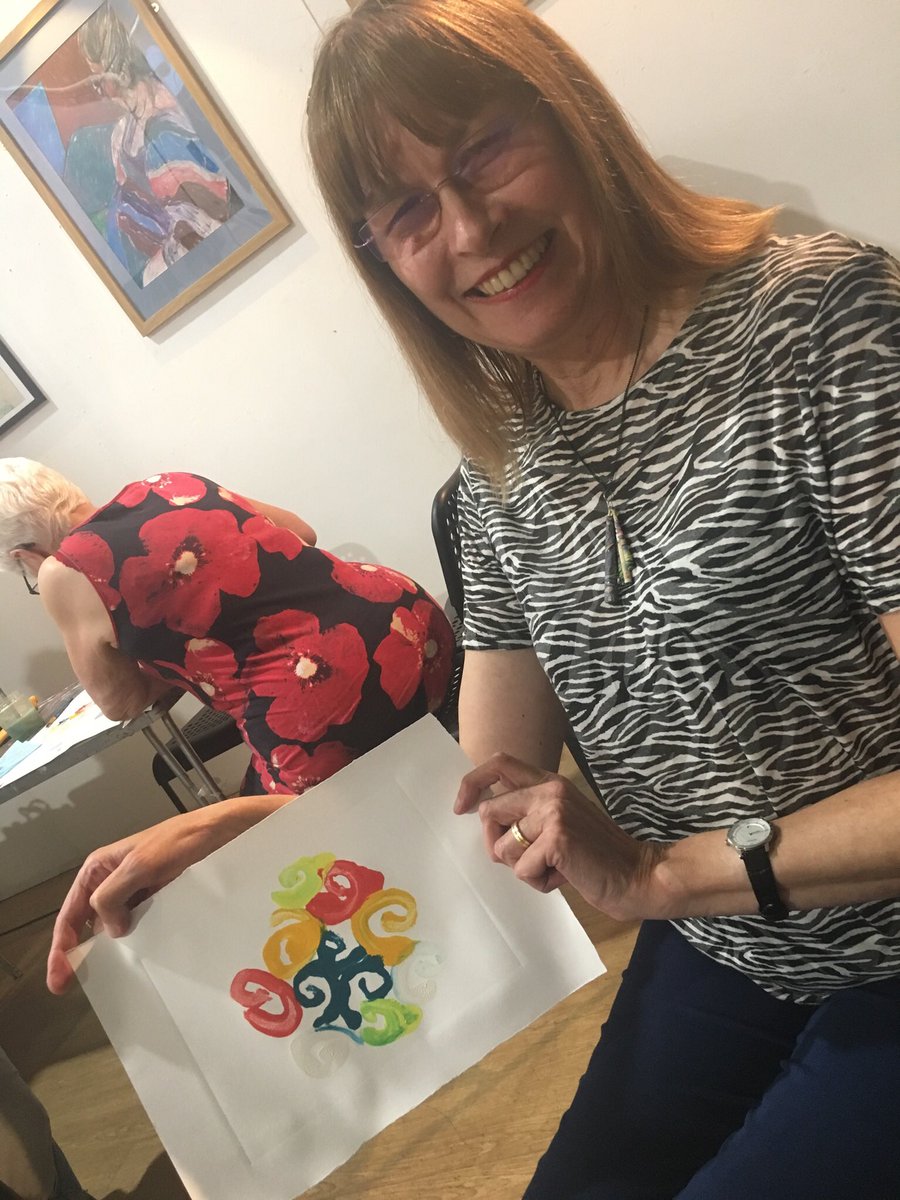 GoCreateTaunton's tweet image. #monoprinting with @adgros @GoCreateTaunton #CreativeClub @CICCICTaunton #creativenetworking #arts #artistscollaborate #taunton #Somerset #creativeJourney #free