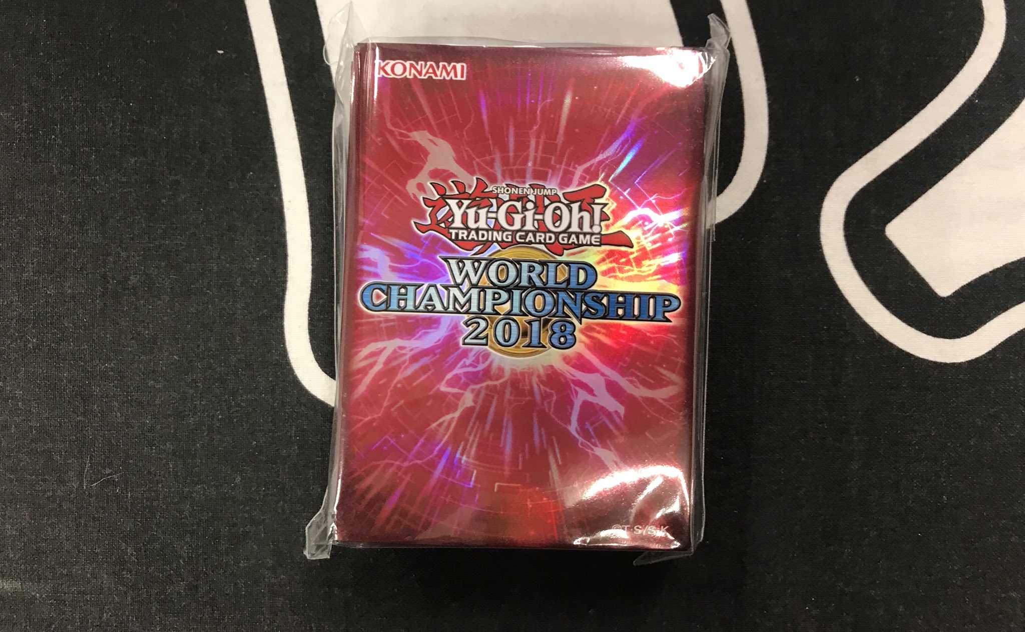 遊戯王 WCS2018 赤 スリーブ 未開封100枚入り 2025年最新】ワールドチャンピオンシップ2018 スリーブの人気