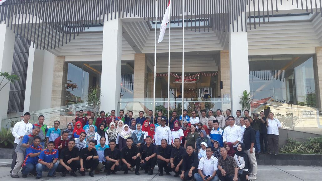 Wahyudi_6311's tweet photo. Proses Menuju Desa Mandiri melalui Pelatihan Program Inovasi Desa bagi TAPM se-Kalimantan Selatan
#PIDKalselOke
#TPPIKalsel
#TPPIHSS
@jokowi
@EkoSandjojo
@anwsanusi
@taufikmadjid71
@fachrilabalado
@yossie_yassiana
@FAI_88ku
@masmugyganteng
@kpw3_kalsel https://t.co/0oUST9SlUk