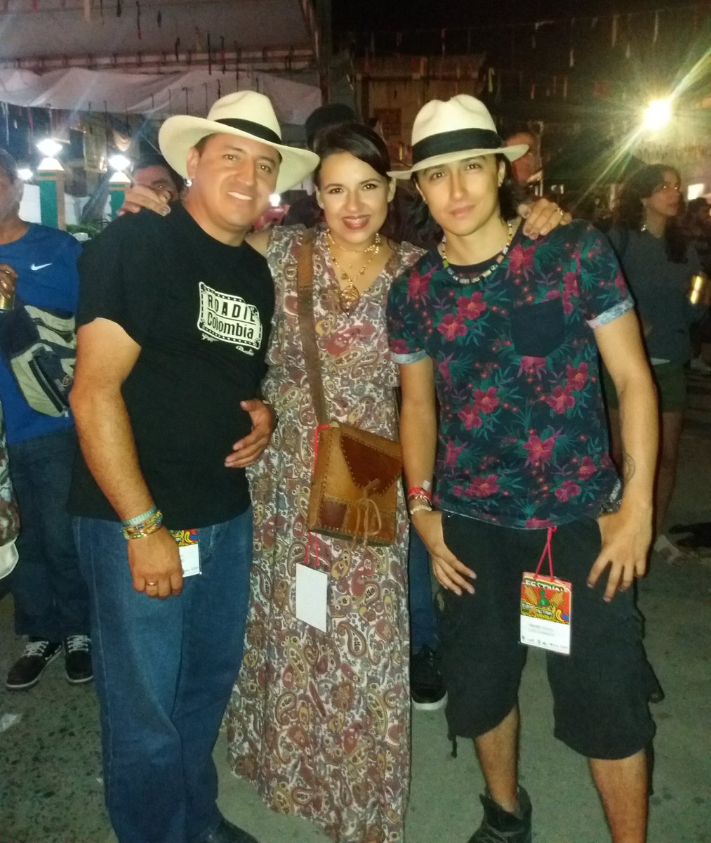 4ce3767abe4f45b's tweet photo. #FestivalBandola #FestivalBandola2018 con los #ChamicoDeSalento @CHACHO2012 https://t.co/5uxCP3wIp6