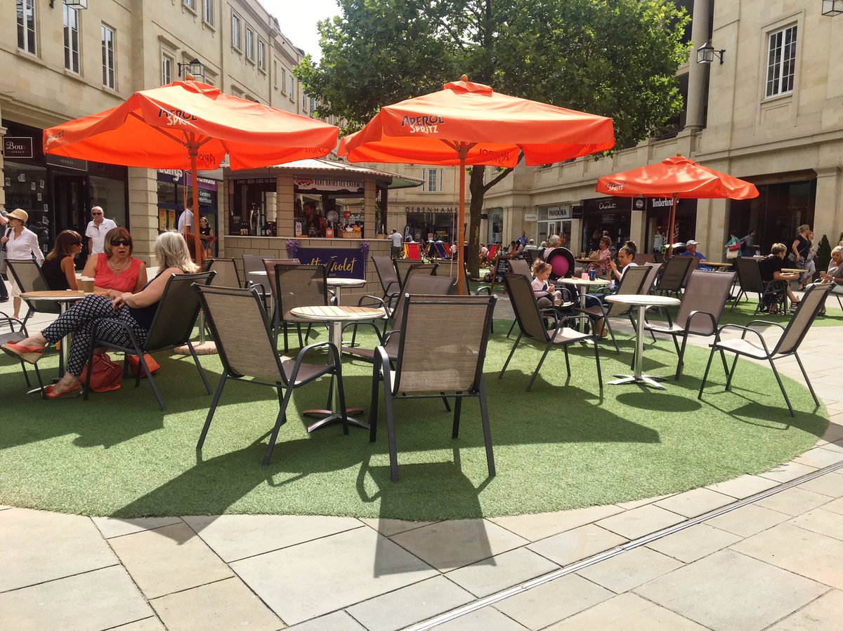 The weekend is here!! We love Saturdays! Come and celebrate the weekend with us. Hoping for blue skies, but it’s still warm today! 😁🤗🍻🥂🍷🍹🍸 #ultraviolet #ginandtonic #coffeebar #theultravioletbar #thesouthgatebar #southgatebar #southgatebarbath #beer #cider #batheats #bath