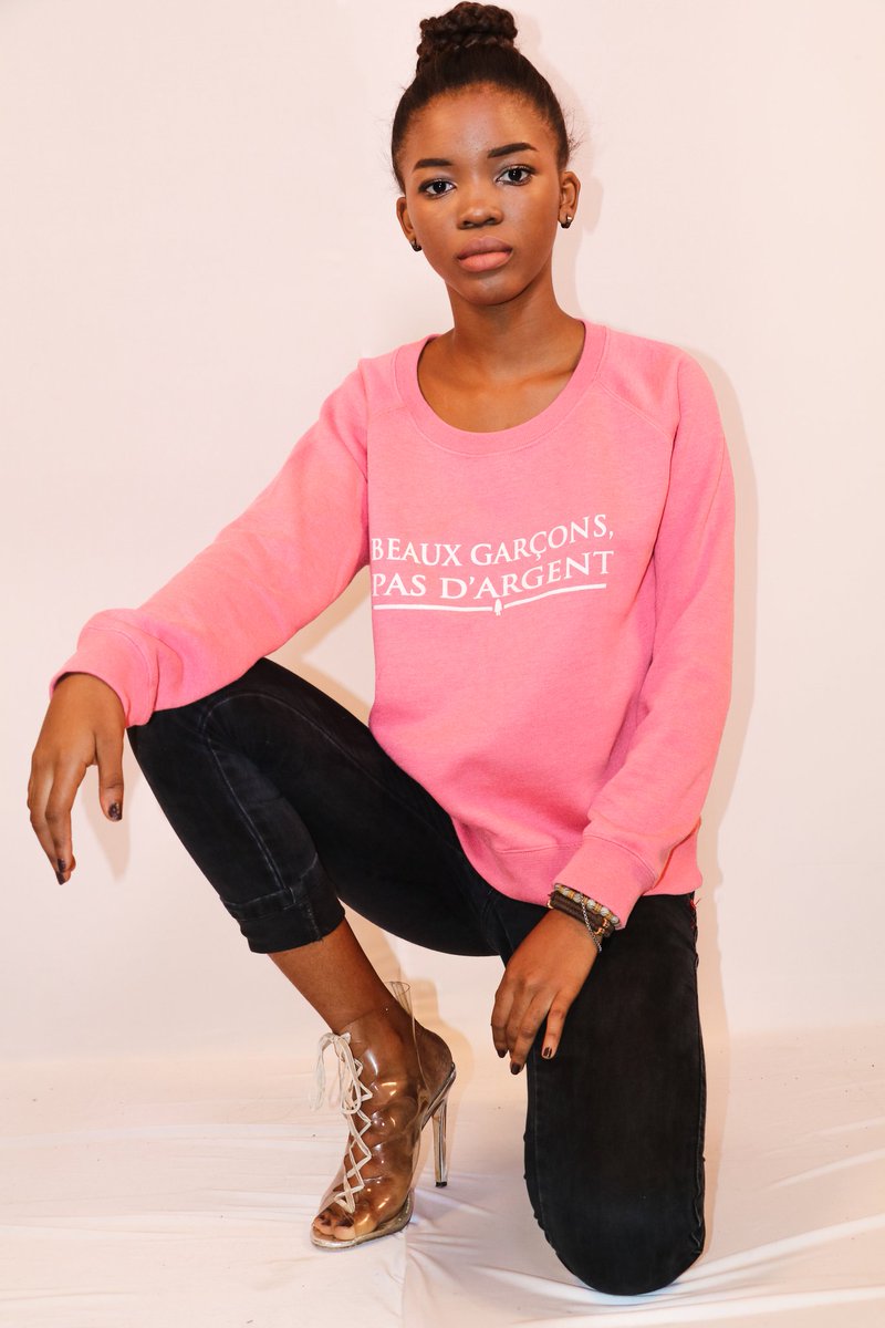 MaisonLaVerite's tweet photo. BEAUX GARÇONS PAS D'ARGENT n'est ce pas vraie les filles ?
#MurielleHelena @YanCovish dressed and inspired by #brandonsentinel , pullover designed for maisonlaverite #MLVCAMPAIGN18 filmed by #studiogothahybride.
The pull-over is available at #maisonlaverite . https://t.co/6WHSusAUYz