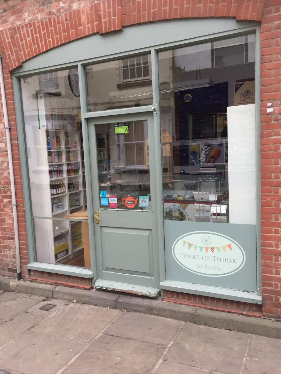 MyFaveBench's tweet photo. According to my Wife and Son this man is responsible for making the best Avacado on toast in the world  😆 Sorry Andrew but you did walk out at the wrong time 😂  Andrew and Karen do make beautiful food, so if your passing Thirsk you must pop in. @yorkstea @Thirskinfo  👍 https://t.co/Y1ZfG2iJGI