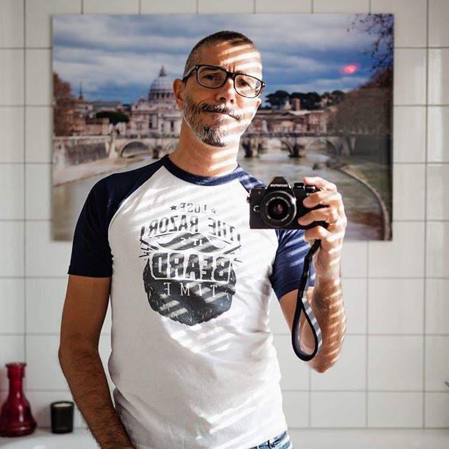Tedalien's tweet photo. Whaaat is already weekend?! Impossible! #goodmorning #justanotherselfie #saturdayselfie #goingwork #tedalienphotography #tedalienselfie https://t.co/5lQfwvmsYK https://t.co/zW4Vulhiof