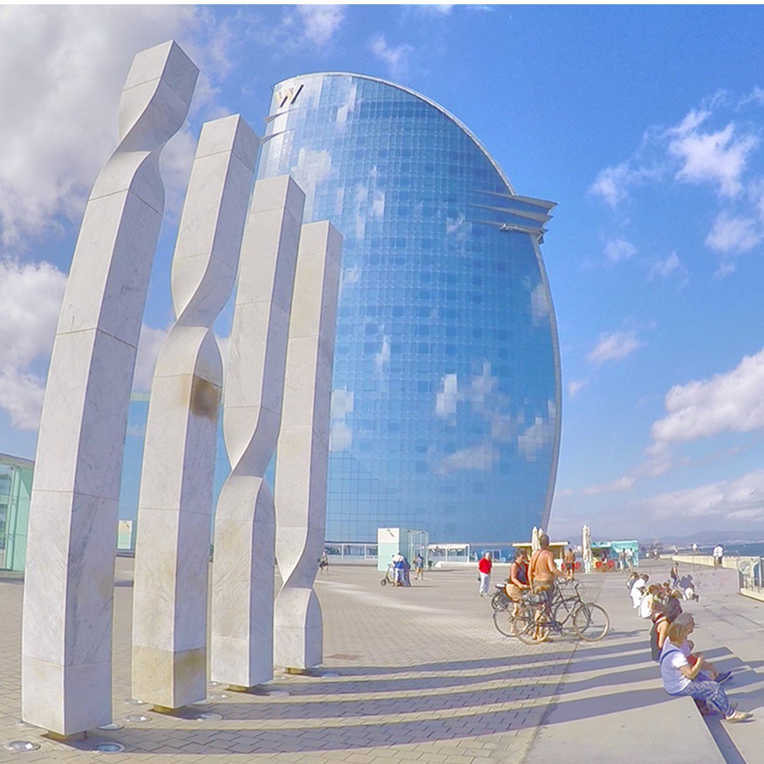 visitareBCN's tweet photo. Buon #weekend a tutti!

¡#FelizFinde chic@s!

#18agosto #ESTATE #estate2018 https://t.co/aEJ4SaWeWw