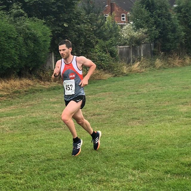 The Carl Rutt Memorial 10k last Sunday has got to be one of the hardest LRRL races on the calendar. Cramp in my diaphragm meant I was relegated to just getting around the course but at least I got a decent photo out of it! 🙌
📸 credit: @lauramaddox050… ift.tt/2nK9UZ0
