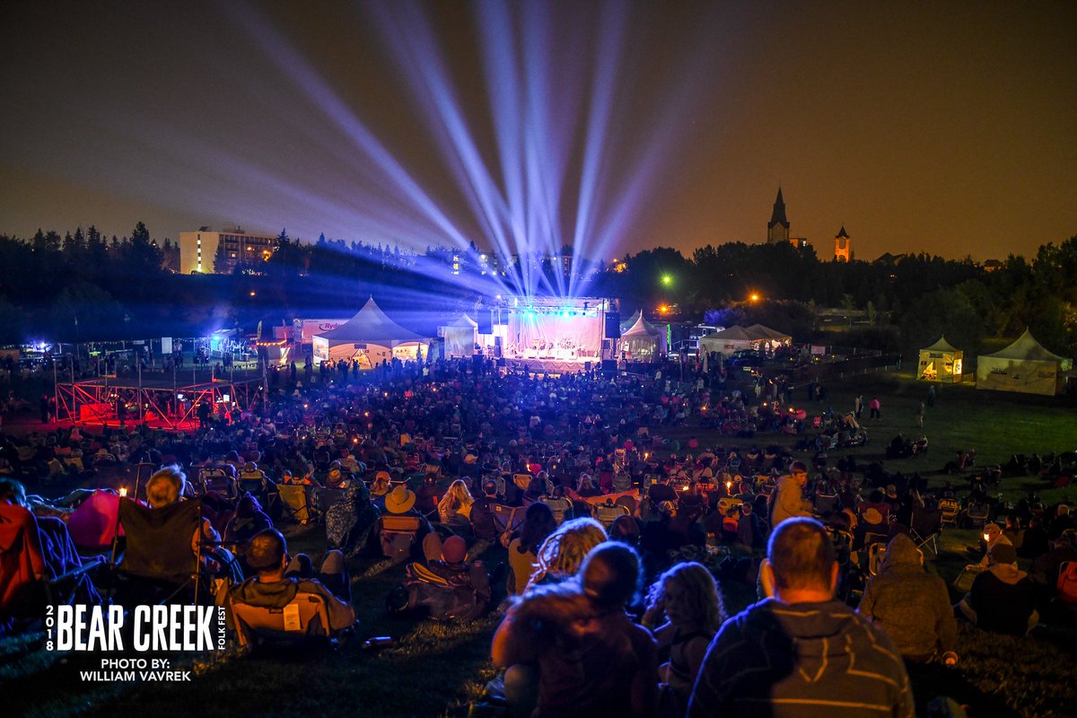 williamvavrek's tweet photo. Impressive Friday Night at the @BearCreekFolk !! you should join us on Saturday and Sunday, some amazing acts to come! #bcff #bcff2018 #gpab #countyofgp https://t.co/11uGWyQNJb