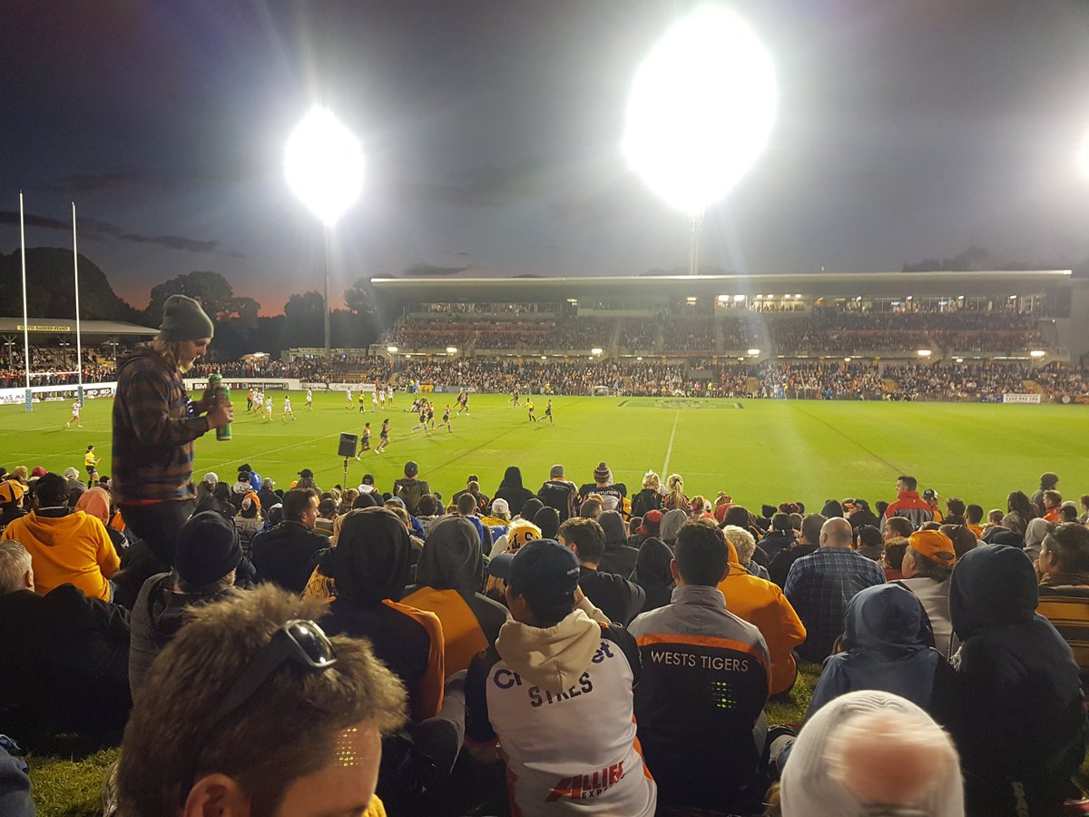 On the hill at #LeichhardtOval. How good is it! #NRLTigersDragons