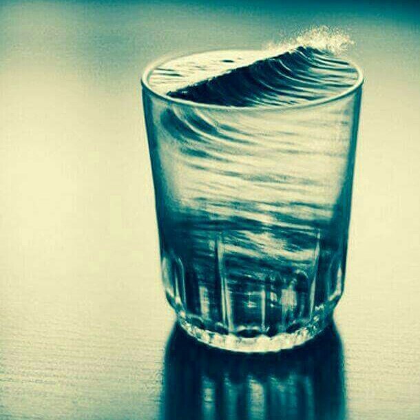 alham_3's tweet photo. "لا تَخْتَبِرْ صَبْرَ مَنْ طابَتْ سَجَايَاهُ..
ألا تَرَىٰ الـبَـحْـرَ لا تُـبْـدَىٰ نَـوَايَـاهُ

لا تَقْصُدِ البَحْرَ إنْ جَـدَّتْ طَبَائِعُهُ..
فَالبَحْرُ لَـمْ يَـنْـفَــلِقْ إلّا لِـمُـوسَـاهُ" https://t.co/124NMsfpjq