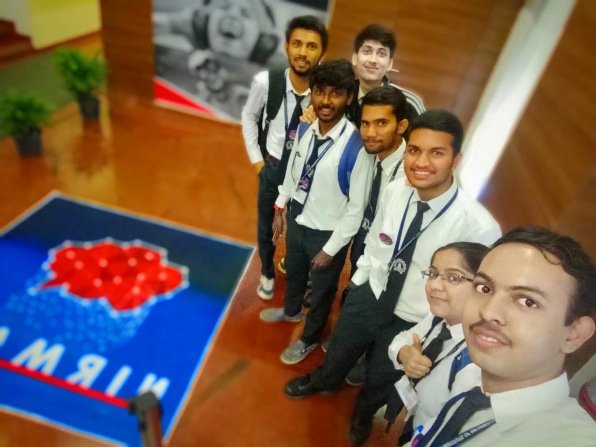 Sneha60294531's tweet photo. #techMnirmaan 
#aissmsioit 
groupfie!! https://t.co/Wqvoh3mdwI