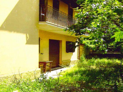 IvgUmbria's tweet photo. SPOLETO (PG) FRAZIONE SAN GIACOMO - VIA IRLANDA 8 piena proprietà immobiliare 1/1, appartamento indipendente di civile abitazione con corte esclusiva di vani 10
Prezzo base €:  130.000,00oltre oneri di legge                        
vendita Mar 04/09/2018 10:30
TribunaleSpoleto https://t.co/Slw5M0Jeyn