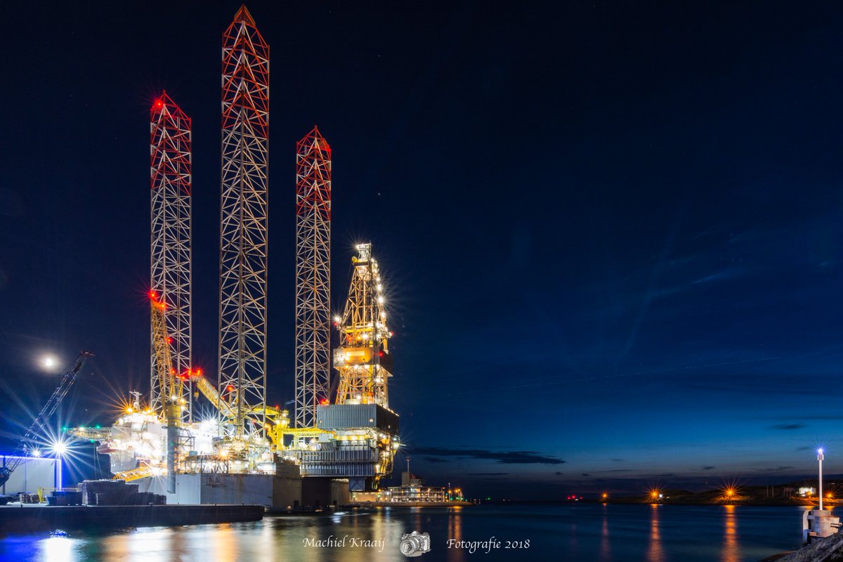 MachielKraaij's tweet photo. De Prospector 1 van ligt voor een aantal maanden in IJmuiden.
#offshore #platforms # #boorplatform @OERnews @MarineTraffic @RauwaanZee @zeehaven @PortofAmsterdam https://t.co/cRoy6a3aP5