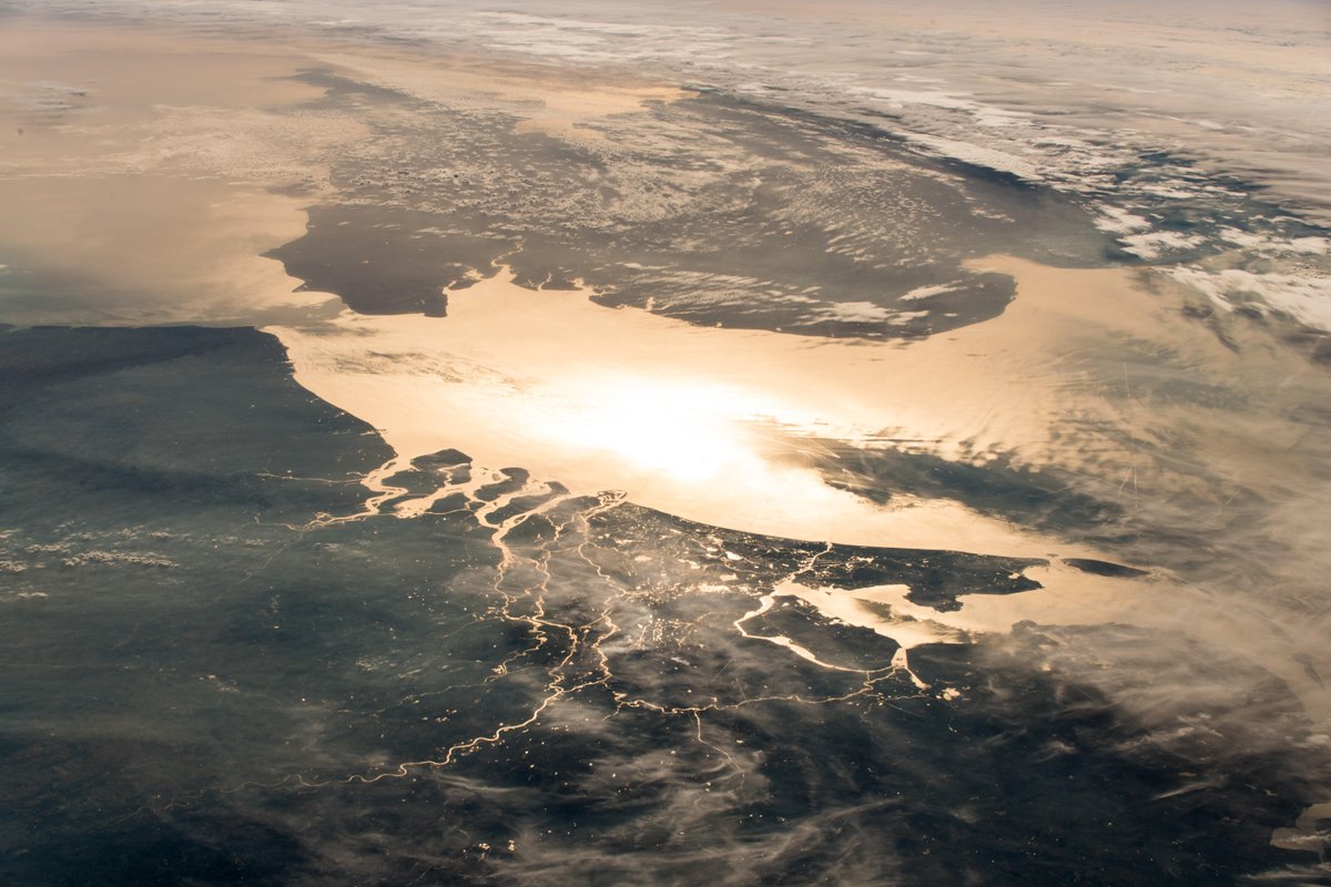 RT <a href="/Astro_Alex/">Alexander Gerst</a>: Have you ever wondered where exactly the Rhine river flows into the North Sea? These sun glint photos show why the answer isn't that simple... #Netherlands #Horizons