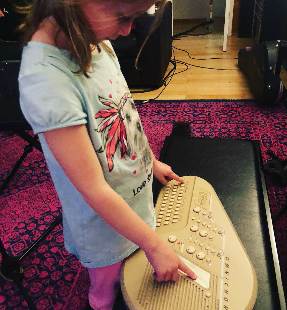 shanenicholson's tweet photo. 1 daughter...1 omnichord...1 proud dad. 
#studiokids https://t.co/QB0wJjgwfL