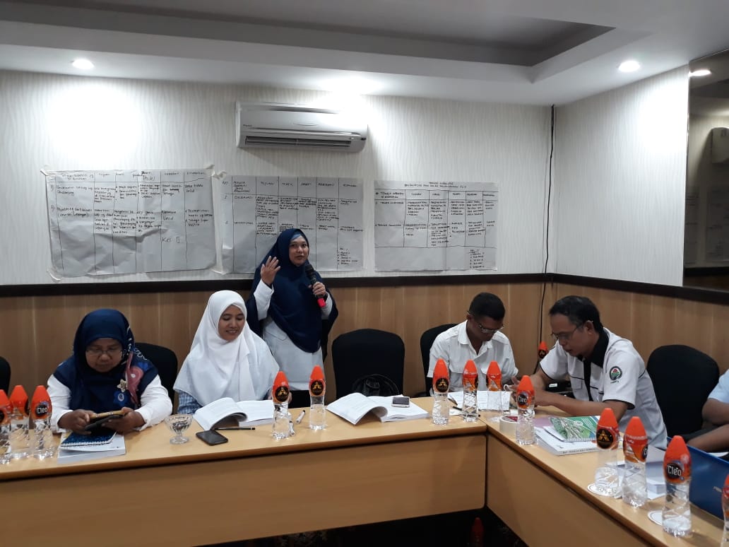 Pelatihan TAPM Prov.Kalsel
#PIDKalselOke 
#TPPIKalsel 
#TPPITanahLaut 
<a href="/jokowi/">Joko Widodo</a> 
<a href="/EkoSandjojo/">Eko P. Sandjojo</a> 
<a href="/anwsanusi/">Anwar Sanusi</a> 
<a href="/taufikmadjid71/">IG : taufik.madjid</a>
@fachrilabalado 
<a href="/yossie_yassiana/">Yossie Yassiana Dam</a> 
<a href="/masmugyganteng/">Mugiharto Wakhmadi</a> 
<a href="/FAI_88ku/">F A I</a> 
<a href="/kpw3_kalsel/">P3MD KalSel</a>