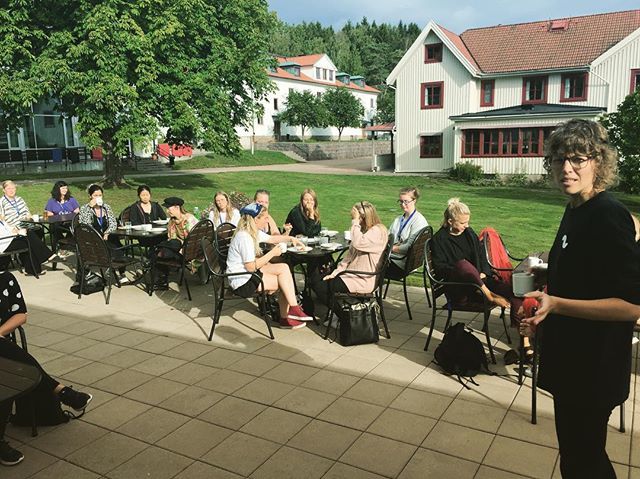 vemkanbli's tweet photo. Morgonsamling! #vemkanbliproducent #vkbpcamp #studiosession #producenter https://t.co/Nlfh53HMCj https://t.co/Pp8t6IeXYX