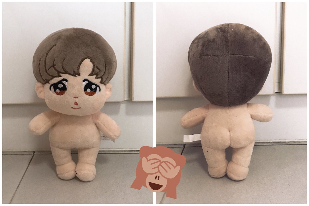 PandaManda810's tweet photo. I just have to post another photo cos the @GUCCHIM1 Jiminie doll’s butt is too cute!! And the pouch embroidery NEEDS a close-up, because it just looks so pretty and the material is so nice that I can’t stop touching the pouch (I am creepy, I KNOW!) Thanks @Fadehhh AGAIN!! https://t.co/sJ30LJ5EQL