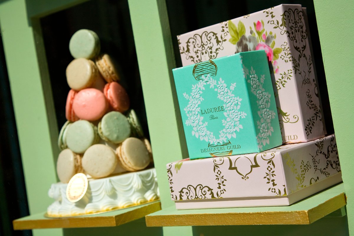 Victorinox's tweet photo. 🇫🇷 Your next stop: Tea Time Ladurée. Tough as it is for us Swiss natives to admit, the Parisians can also make a mean macaroon. Don't miss these inspiring ideas: https://t.co/ubAK2XcO0o
#MyVictorinox #travel #paris #unlimitedparis #sundaysinparis #travelerinparis #ladureeparis https://t.co/eGs3XXTv8y
