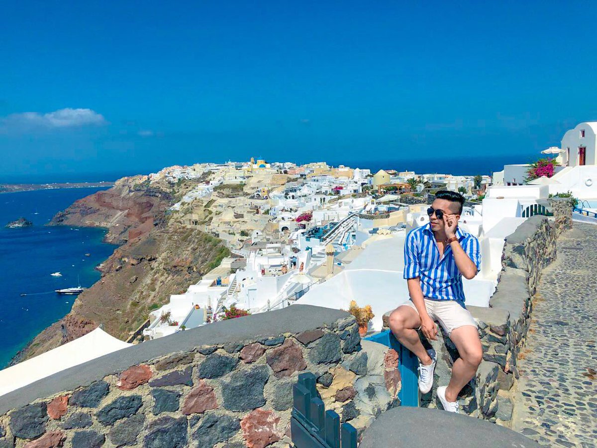 RaphRoad's tweet image. Make the choice that makes you proud. -Crazy Rich Asians. #WhenInSantorini