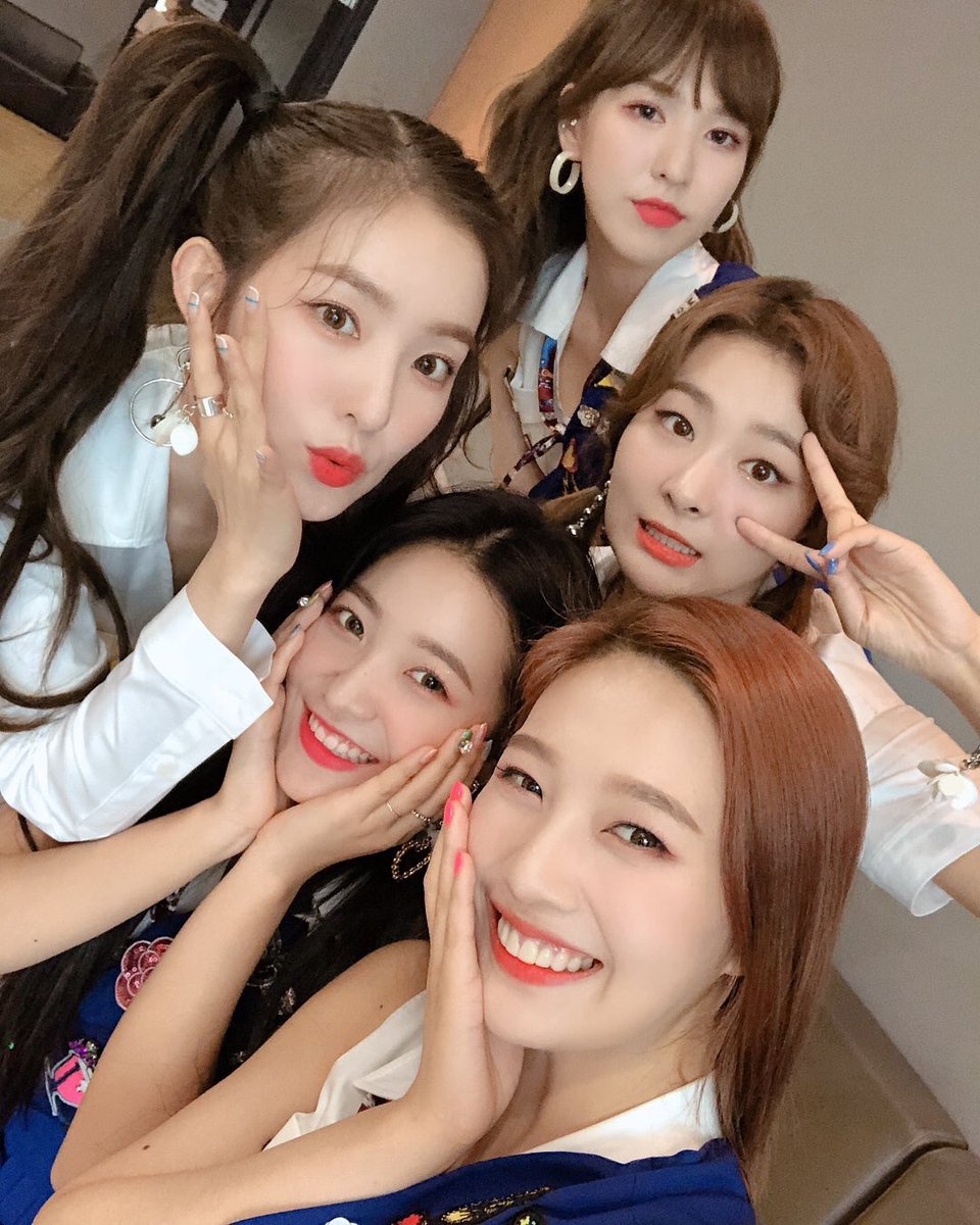 PinkPurple_YR's tweet photo. #power3rdWin 

오늘도 수고 많았어 축하해 🎉🎉❤️💛💙💚💜 https://t.co/teMh78o5na