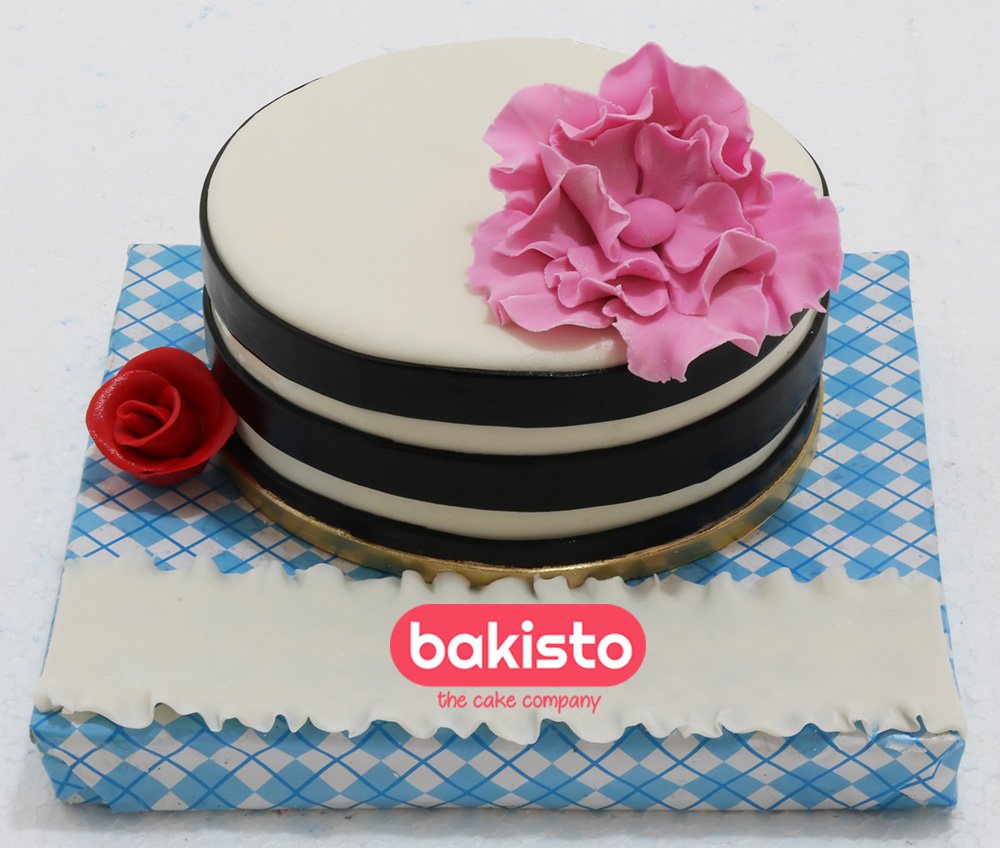 When only the best will do! Where style meets cake!

#bakisto #DesignerCakes #GirlsBirthdayCakes