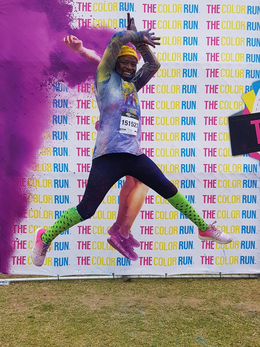 Katlegonyoni_'s tweet image. Woooooooooooo yaaaaaas to the happiest race on the planet #THECOLORRUNSA