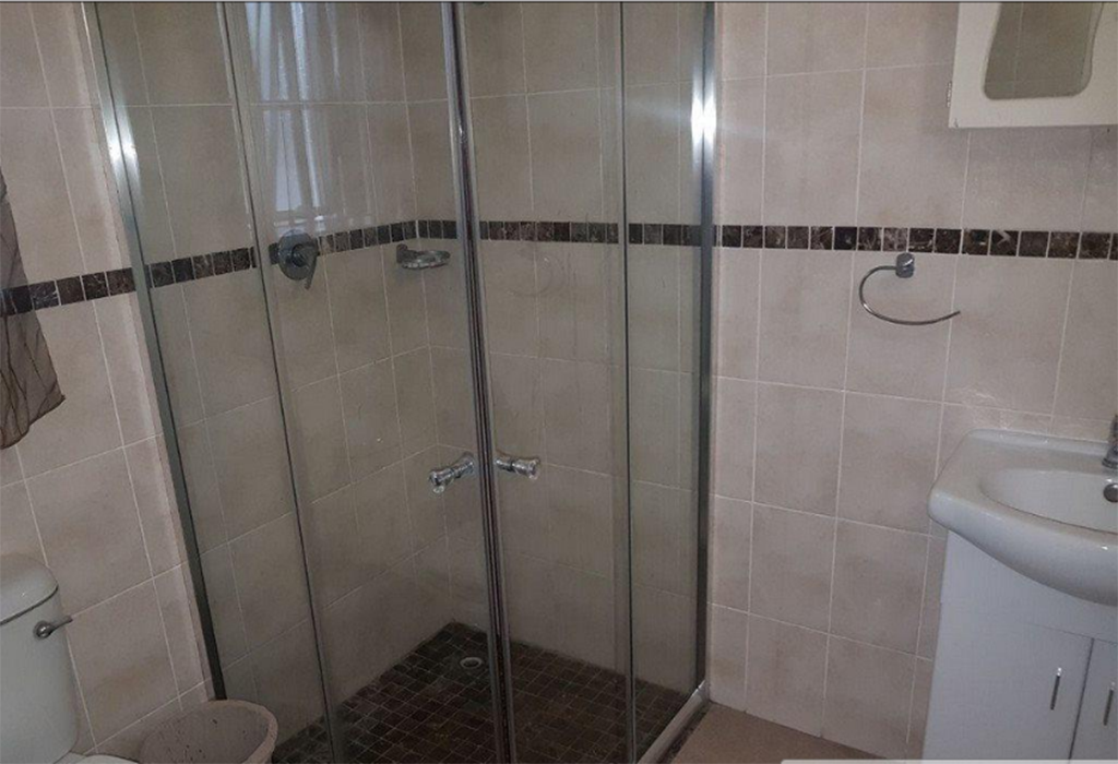 propertInSA's tweet photo. 4 Bedroom House for Sale in Witkoppie Ridge
This well-sized property has 4 bedrooms and 3 bathrooms.
#sale #propertyin # listurproperty# Flat for Sale in Witkoppie Ridge
Listing Price: R 1 550 000
https://t.co/IfWmCwyq3m https://t.co/iGHRC74CdK