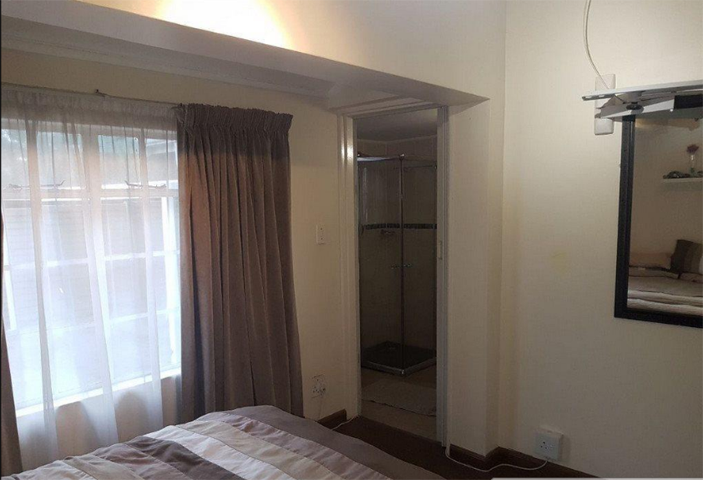 propertInSA's tweet photo. 4 Bedroom House for Sale in Witkoppie Ridge
This well-sized property has 4 bedrooms and 3 bathrooms.
#sale #propertyin # listurproperty# Flat for Sale in Witkoppie Ridge
Listing Price: R 1 550 000
https://t.co/IfWmCwyq3m https://t.co/iGHRC74CdK