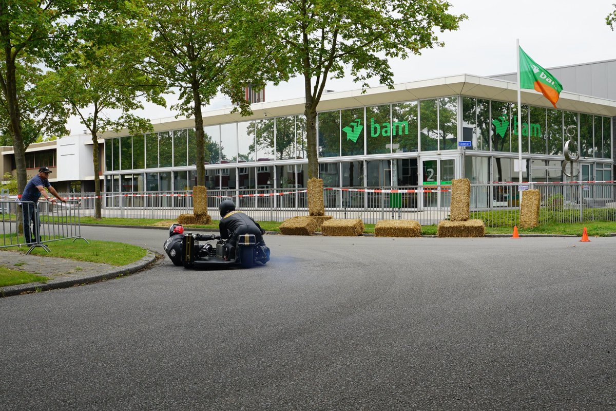 Gerarddegraaff's tweet photo. Vandaag ligt #BAM MOB Veenendaal aan het circuit van de De Stichting Klassieke Motorsport Veenendaal 🏍️🏍️ https://t.co/HvdBqbkL6T
