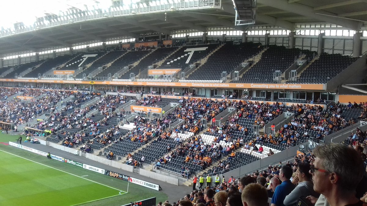 rayfrase01's tweet photo. The Allams legacy, 20mins into a championship game, empty stadium #allamsout #allams #citytillwedie https://t.co/HzUGxkj2K0