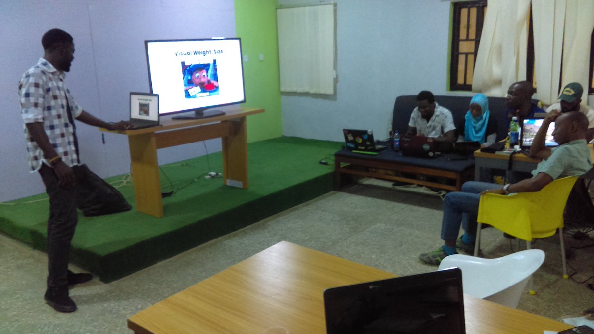 sherifdauda_'s tweet image. @thekinglaolu giving the talk on Visual Hierarchy 🔥 #figmadesign #figmacommunityng