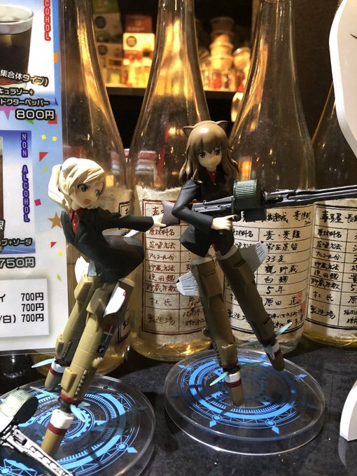 コラボカフェ行ってきました♪
芳佳、サーニャ、静夏の誕生日に交流ノートにジャンポールを描く暴挙!!
おいしいゴハンとおいしいお酒って書こうと思ったのに食事って書いてた笑
酔ってますね笑笑🤤 