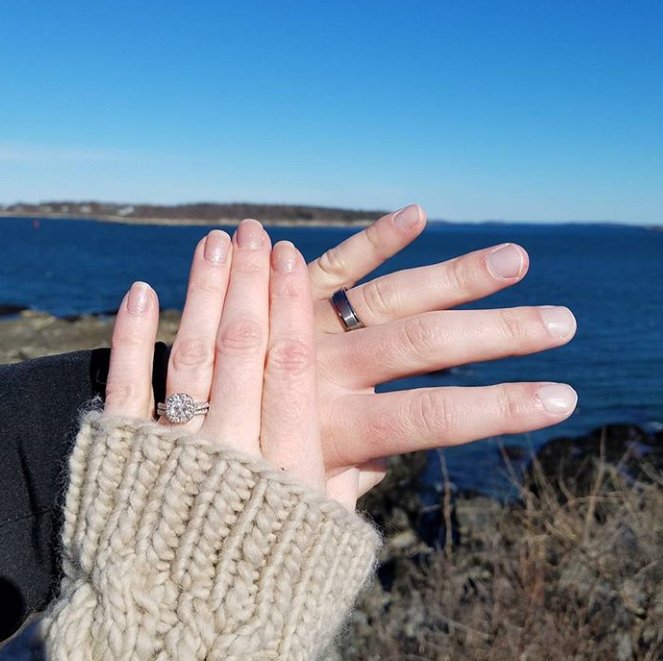 Swooning over this shot from j_ruby84! Congratulations! #newlywed #love #maine
#falliscoming
buff.ly/2w7GZBE