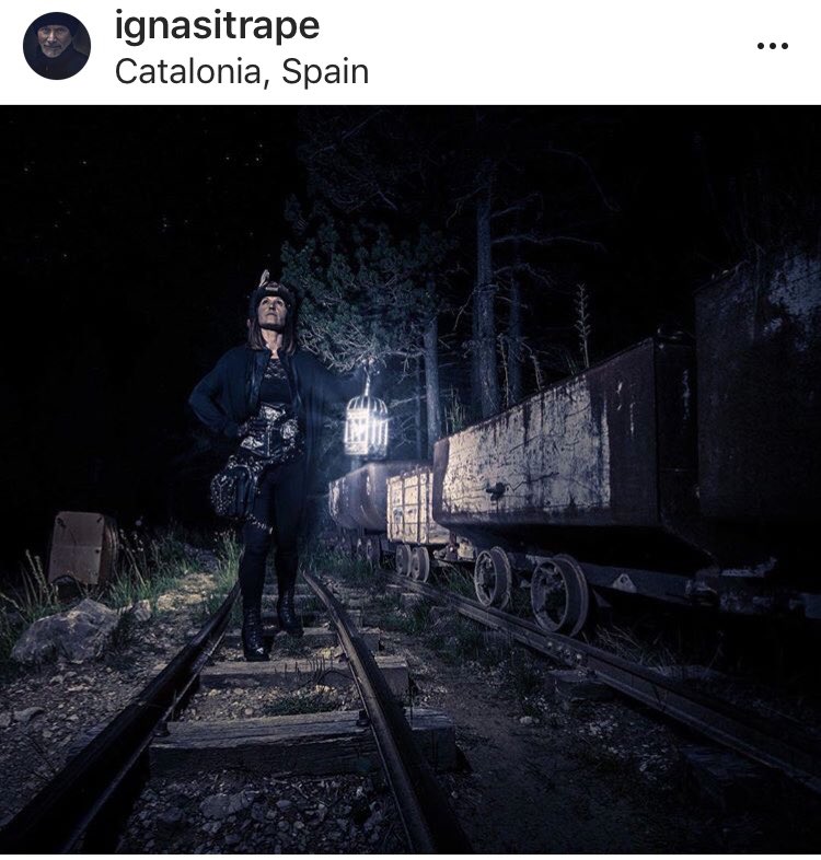 Video de la quedada nocturna con <a href="/carrete_digital/">Carretedigital</a> Que se vayan a Rumania!!😂😂 era lo previsto 😜. Una idea y montaje de <a href="/viademia/">Viademia</a>.
 Gran equipo con <a href="/palbord/">Fran Palmero</a> y @Lobat_tatto aqui os dejo el link del video youtu.be/bLUA63zUXGA    foto de <a href="/ignasitrape/">Ignasi Trape</a>