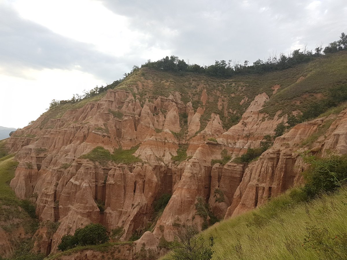 CastelRaid36's tweet image. Jour 16 : Roumanie 🇹🇩
Visite du lac de Vidragu et de son barrage haut de 166m et long de 307m, du lac Baléa, traversé de la route des carpates l'une des plus belles du monde, visite de la capitale Bucarest et de la capitale européenne culturelle 2007 Sibiu et du ravin rouge.