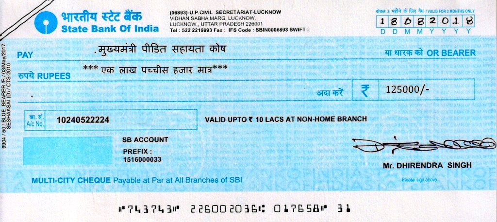 Noida_Times's tweet photo. #Noida- Jewar MLA @DhirendraGBN deposits Rs 1,25,000 to UP CM @myogiadityanath's Relief Fund for the #KeralaFloods #KeralaFloodRelief  @myogiadityanath #NoidaTimes https://t.co/3WmRYYEEOc