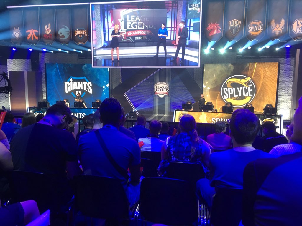 Bayan_LoL's tweet image. That were informative and important #QuickStats ! Great presentation! @RiotQuickshot for president! I love it! #EULCS @lolesports