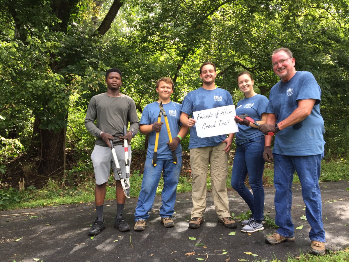 bobgatti's tweet photo. Donβt know what your doing #fallintoservice but this team is working hard @redcardinal903 Matt Godson Olivia https://t.co/yJcQ8JgflI