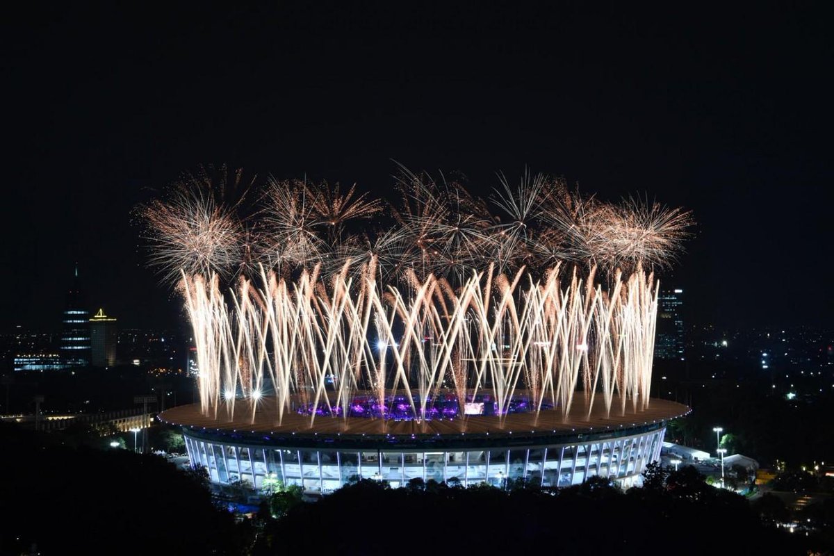 A fireworks display marks the opening of the 18th Asian Games at Gelora Bung Karno Stadium in Jakarta on Saturday night. ( Courtesy of INASGOC/Widodo S Jusuf)

#OpeningCeremonyAsianGames2018 #AsianGames2018 #EnergyofAsia #JakpostAsianGames2018