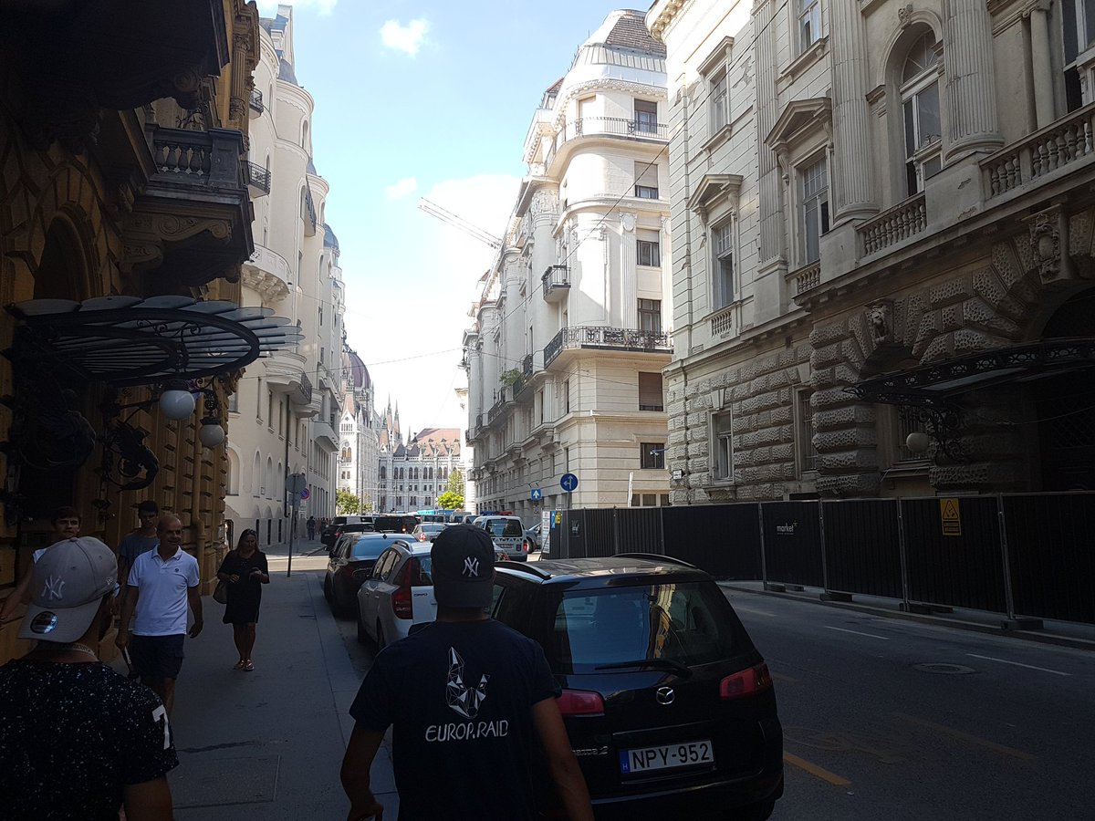 CastelRaid36's tweet image. Jour 17 : Hongrie 🇭🇺
Après plus de 5h de route, nous avons décidé de passer toute la journée à Budapest, capitale de la Hongrie