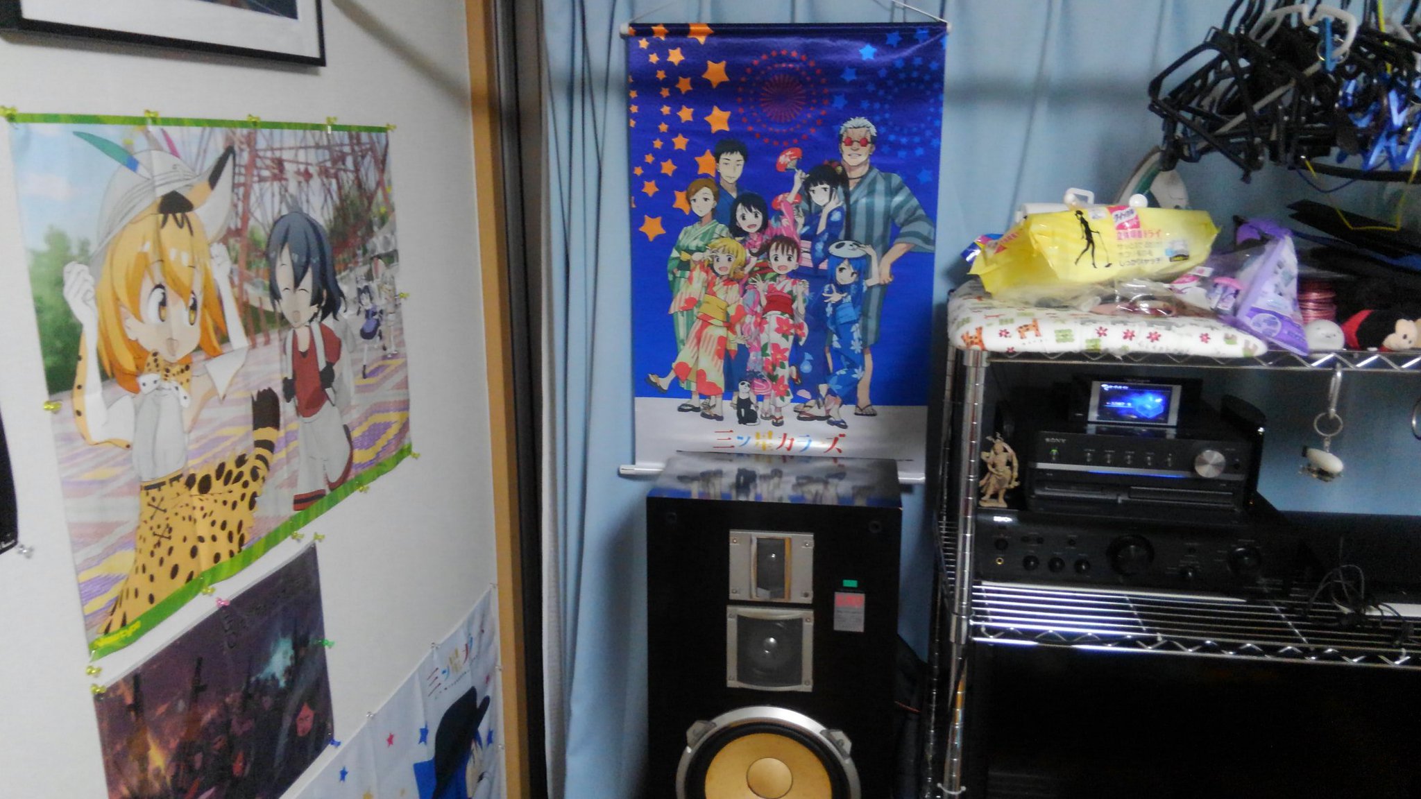 勇 ﾟwﾟ 気 On Twitter いよいよ部屋にポスター貼る場所ないオタクっぽくなってきたけどタペストリーはカーテンレール使えばまだいける 震え 三ツ星カラーズ