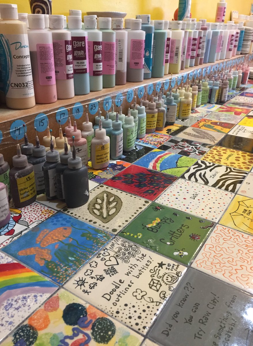 XrayNatalie's tweet image. After work activity this week was at Clay Cafe! Stress relieving &amp;amp; great fun bringing handmade gifts home🇨🇦
#ClayCafeHalifax #claycafe #GroupActivity #Creative #Canada #WorkExchange