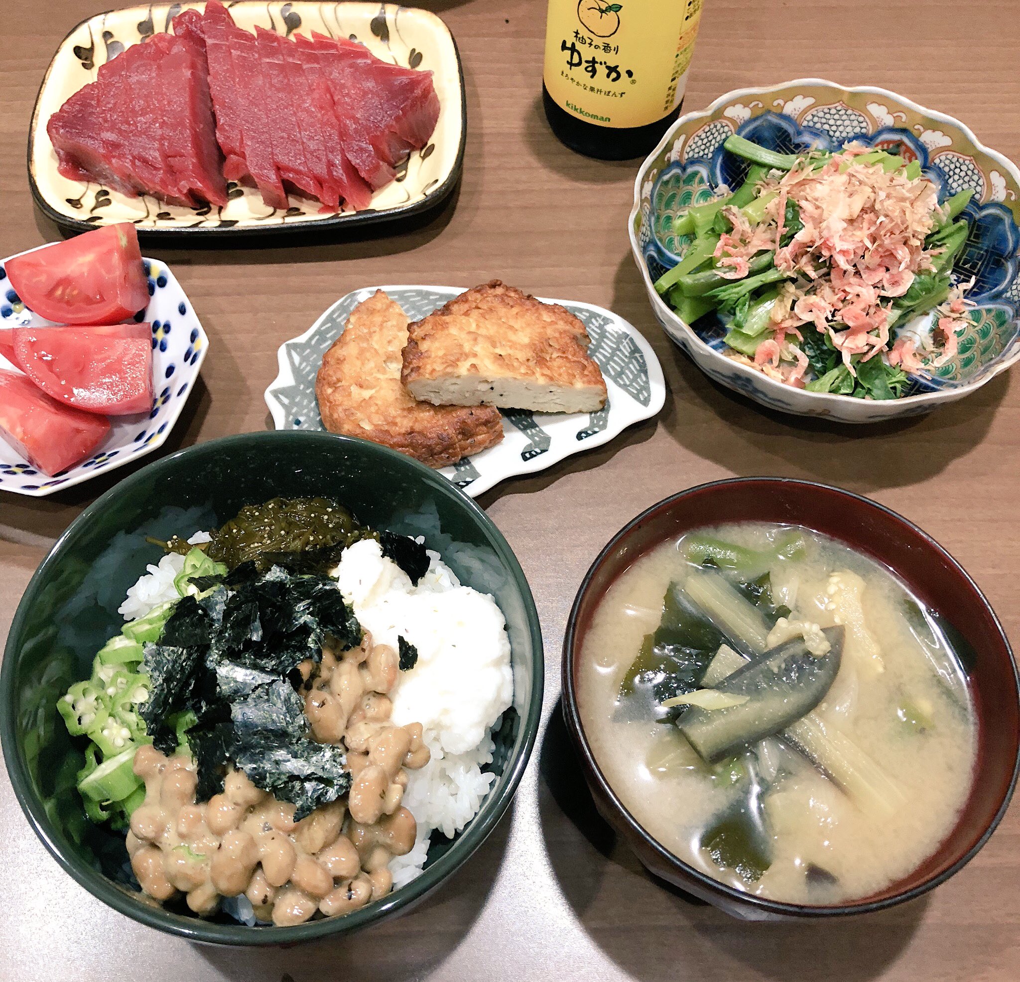 山本あり 納豆 冷凍とろろ 冷凍めかぶ おくらのネバネバ丼 お刺身 豆腐屋で買った豆腐ハンバーグ ツルムラサキのお浸し トマト ナスのお味噌汁 The田舎ごはん T Co Otrzd5dmpd Twitter