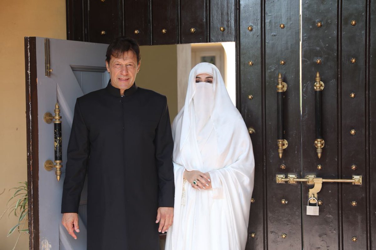 PTIofficial's tweet photo. “No nation can rise to the height of glory unless your women are side by side with you”. Prime Minister Imran Khan and his wife Bushra Bibi before he took oath as Prime Minister of Pakistan this historic morning.

#PrimeMinisterIK https://t.co/6R9YeQ9aYa