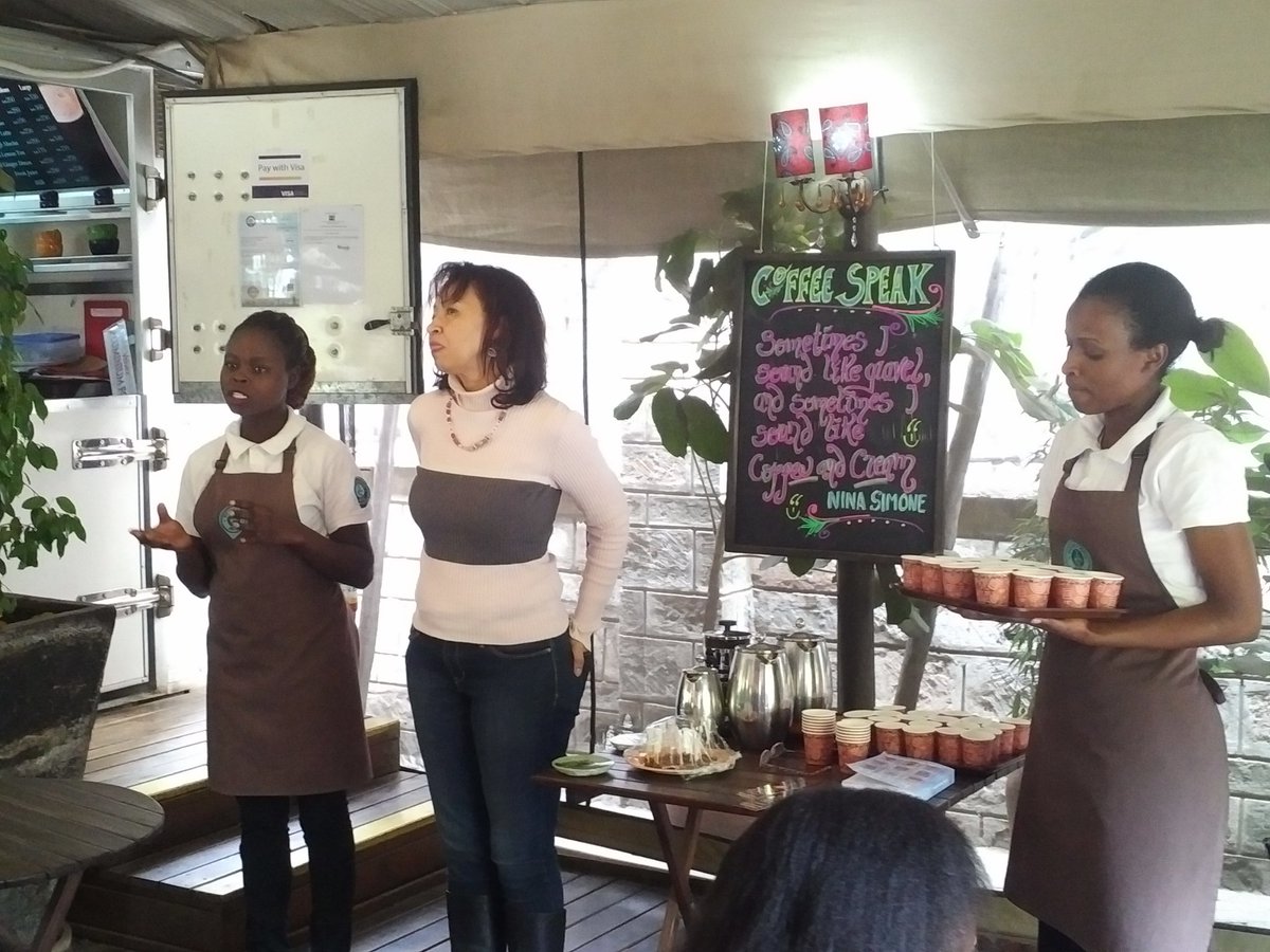 pzbookcafe's tweet photo. @pointzerocoffee The @pointzerocoffee team leading us through tasting and discussing the robust Masaba coffee (origin,.Mt. Elgin, Uganda). Robusta blended with Arabica. Smell reminds us of chocolate, taste of citrus. https://t.co/c9LnBddMxq