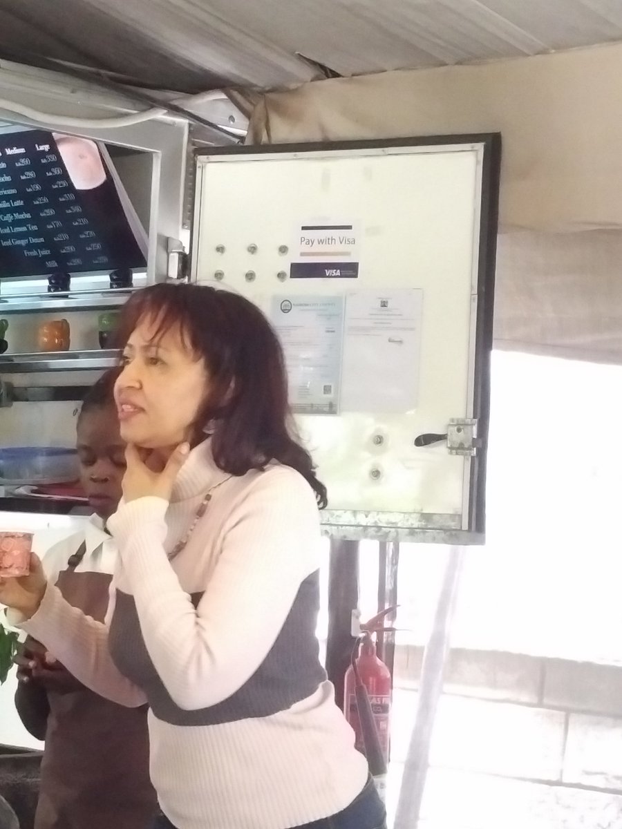 pzbookcafe's tweet photo. @pointzerocoffee The @pointzerocoffee team leading us through tasting and discussing the robust Masaba coffee (origin,.Mt. Elgin, Uganda). Robusta blended with Arabica. Smell reminds us of chocolate, taste of citrus. https://t.co/c9LnBddMxq