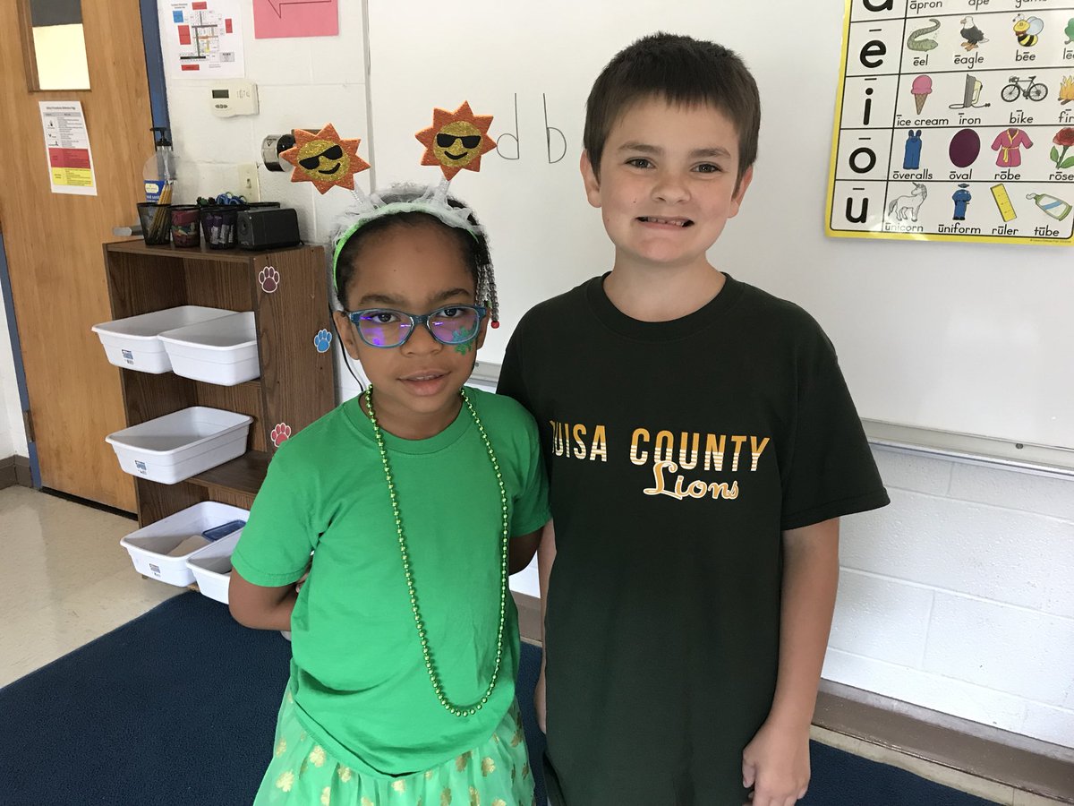TreviliansElem's tweet photo. Our first #TeamLCPS spirit day of the 2018-19 school year is in the books! https://t.co/KVBoe8sWge