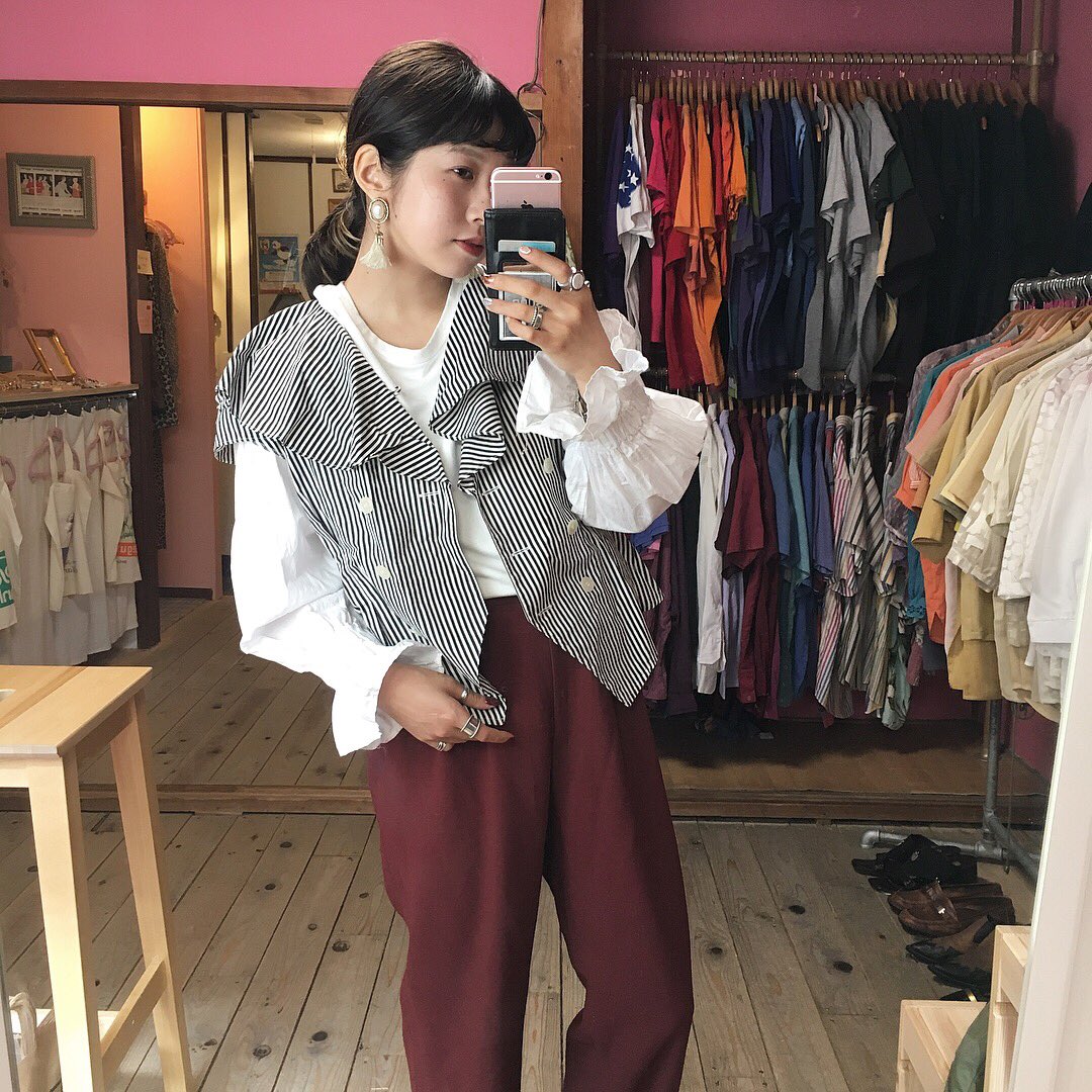spia_s___ae's tweet photo. new ♡♡
ブラウス入荷 ♥️
.
襟やボタンのデザインまで可愛い
ブラウスです！
こちらも 8/24まで
30%offの対象です。
是非店頭でご覧ください❤︎
.
.
#spia #古着屋 #中崎町 https://t.co/gKB2hj7cK1