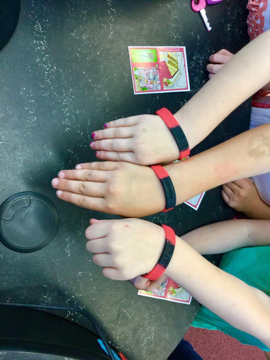 gloslibs's tweet image. Are you a #MischiefMaker ? Over 8,000 children are in Gloucestershire! They’re taking part in the #SummerReadingChallenge -here’s three sisters in Cinderford Library with their Dennis the Menace wristbands! Still time to get your free goodies in any library!