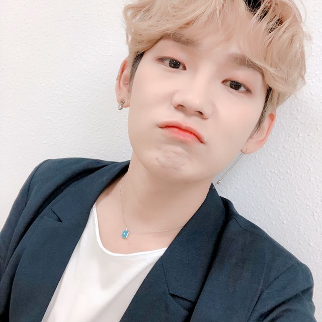 오늘도 반가웠고 고마워요
조심히 돌아가시고 저녁 꼭 챙겨 먹어요
내일 팬사인회에서 만나요✋🏻
러브 잉❤️

#켄타 #KENTA